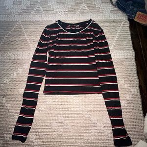 Cropped long sleeve top